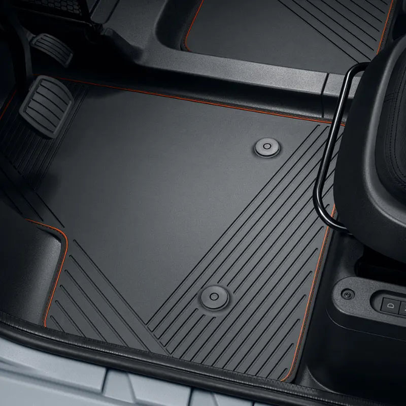 Quali accessori per auto migliorano effettivamente la mia guida quotidiana?